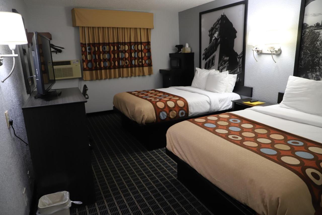 Super 8 By Wyndham Richmond Airport Va